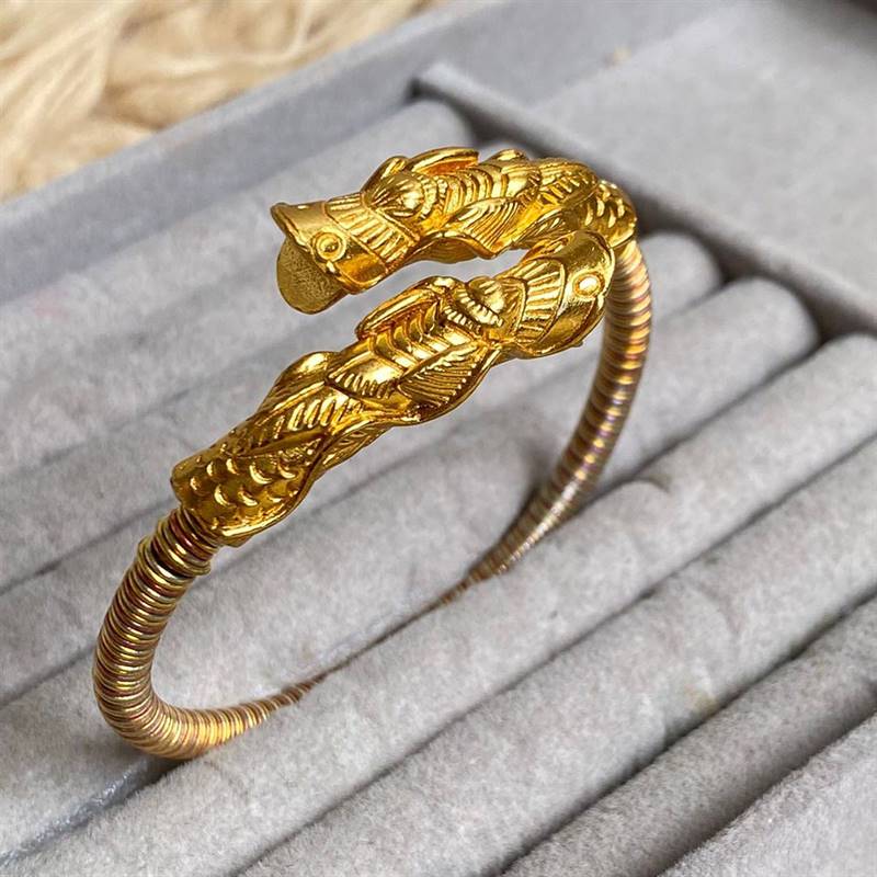 Gold-polished Sin Khwa Bala Bracelet by Collection de Euphoria