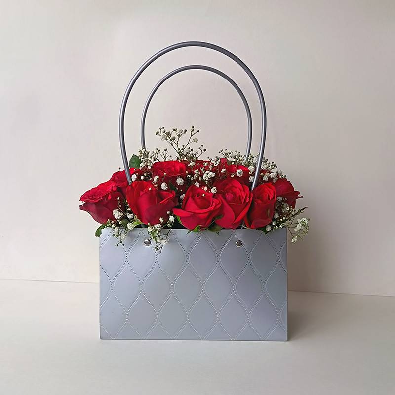 Red Luxe Roses in Paper Tote 