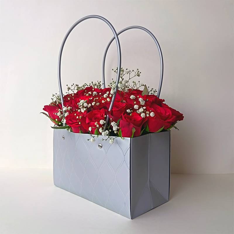 Red Luxe Roses in Paper Tote 
