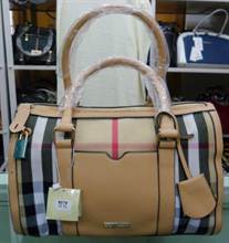 Ladies Imitate Burberry Handbag (907)