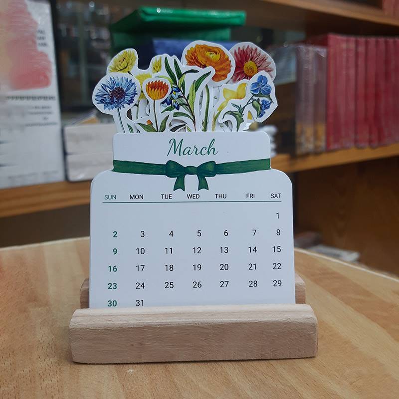 2025 Desk Calendar – Floral Design