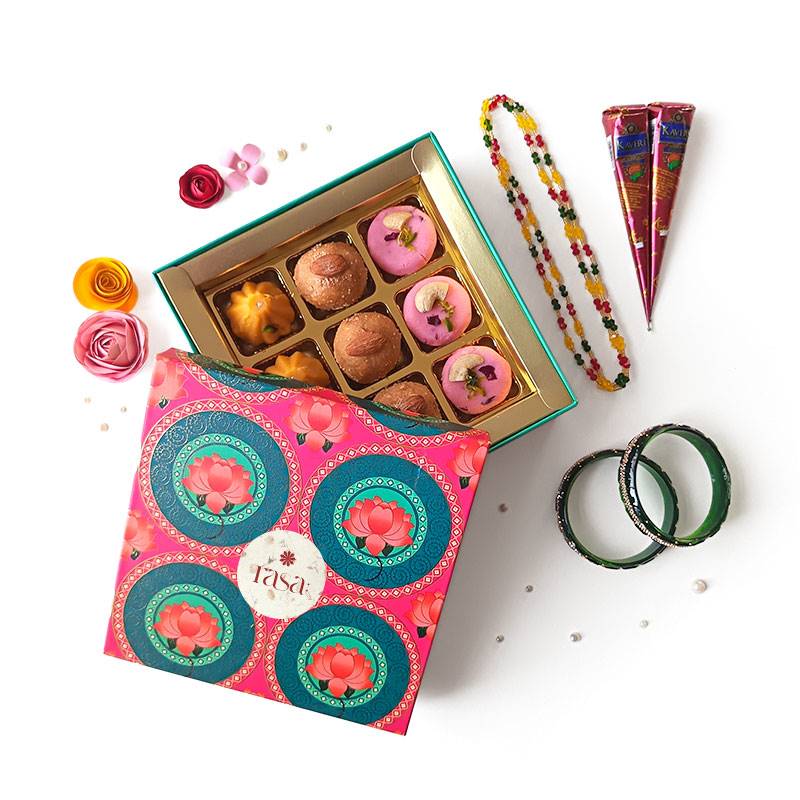 Shrawan Mithai with Shringar Hamper - Type E