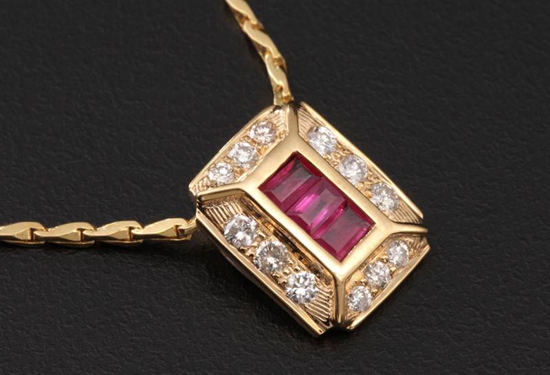 DIAMOND RUBY PENDENT (b5010)