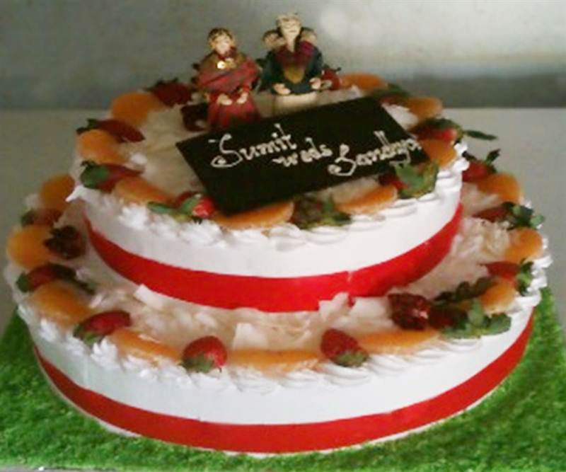Wedding Pineapple Cake With Nepali Bride & Groom (8lb)