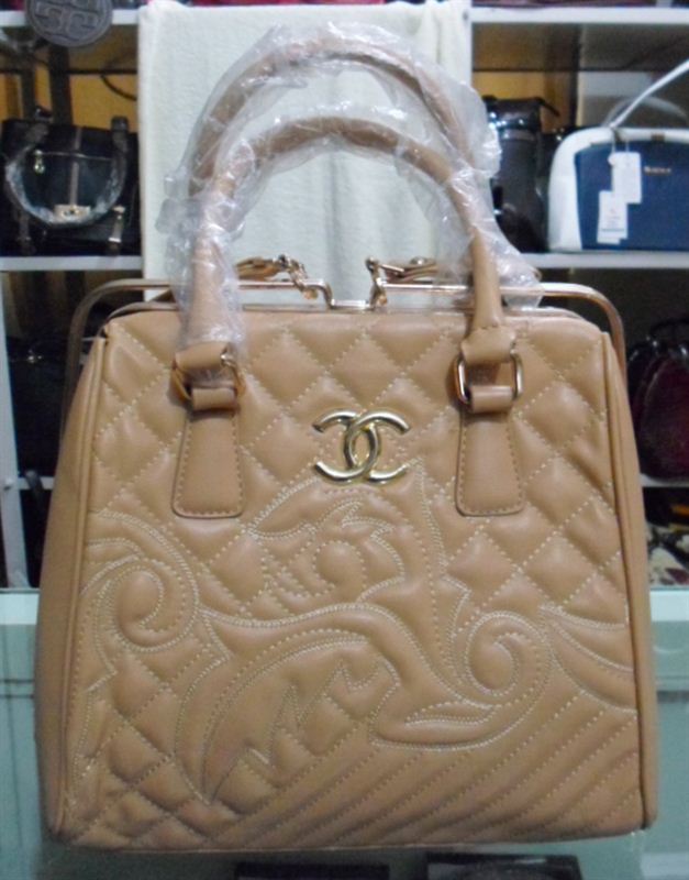 Ladies Imitate Channel Handbag (Box)