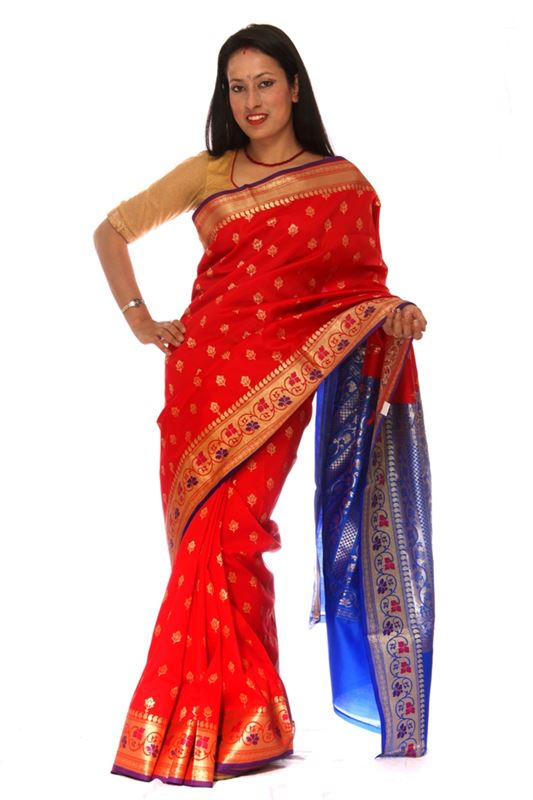 Silk Saree With Zari Weaved Pattern And Zari Weaved Border - SareeEAL-6