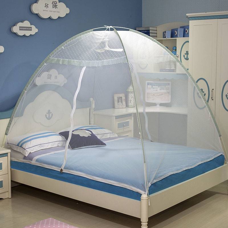 Free standing outlet mosquito net tent