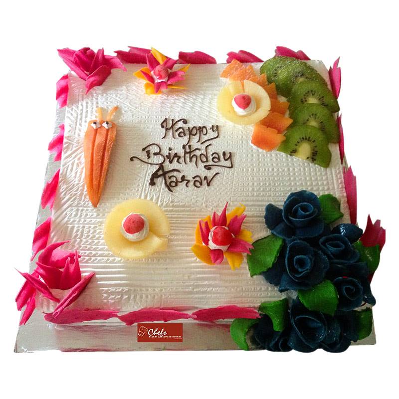 Special Pineapple Cake  (1.5 Kg) by Chefs Bakery