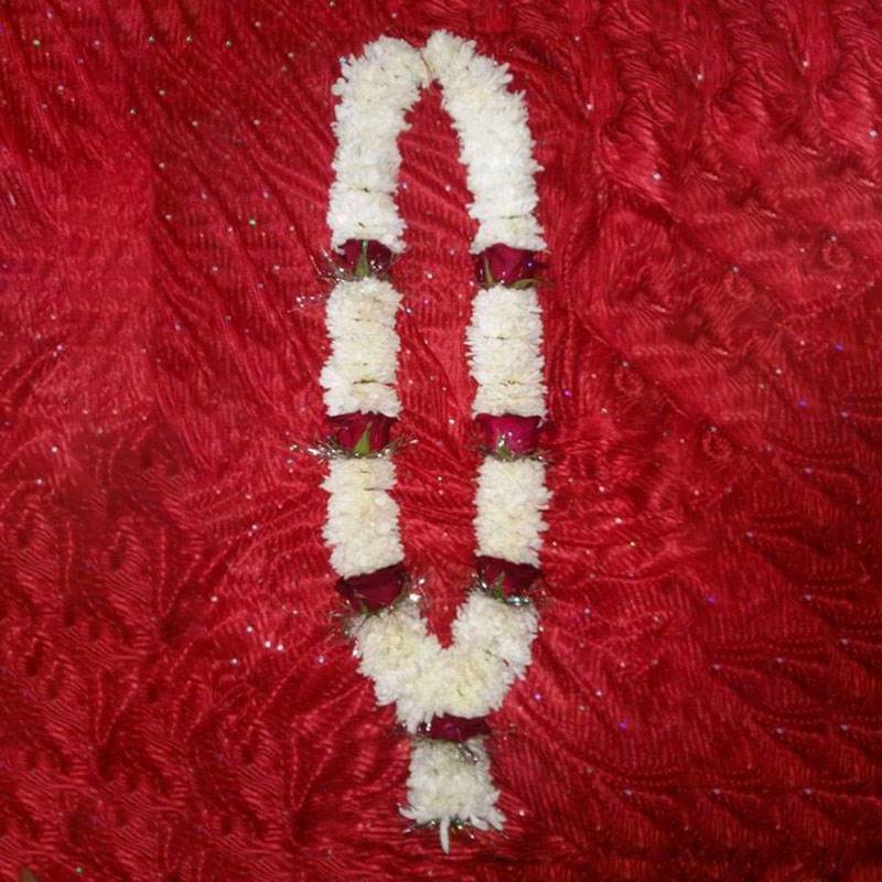 Bhai Tika Godawari Mala with Roses