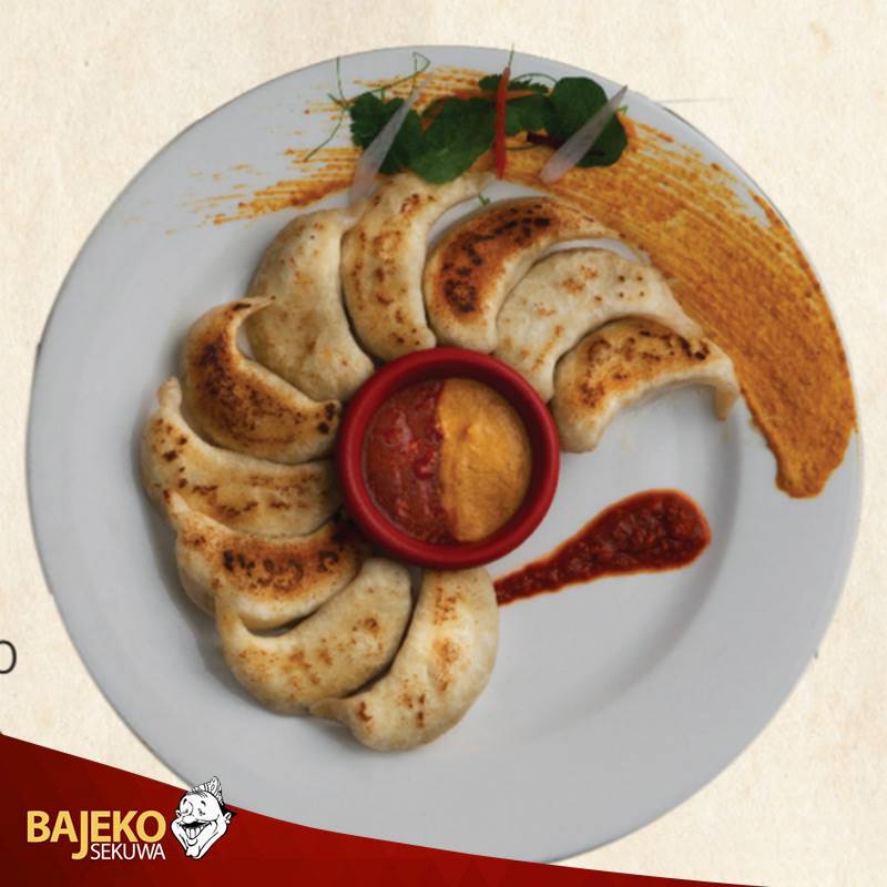 Bajeko Chicken Kothe Momo (1 Plt)