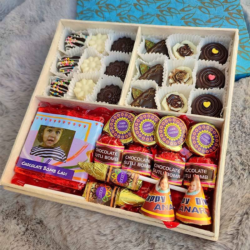 Fire Crackers Big Square Chocolate Box (370 g)