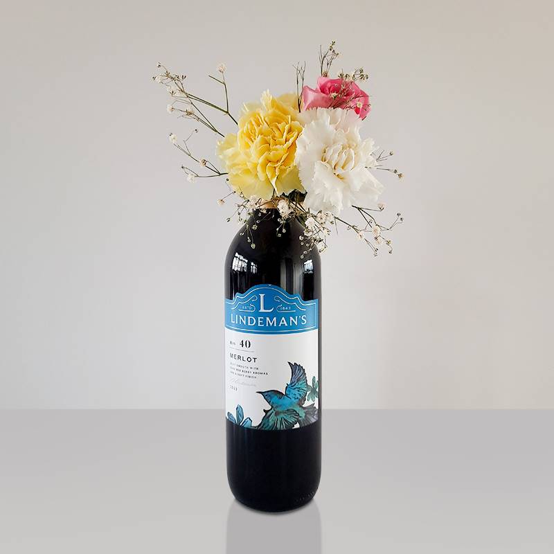 Lindeman's Bin 40 Merlot Red Wine (750 ml) with Mini Floral Bouquet