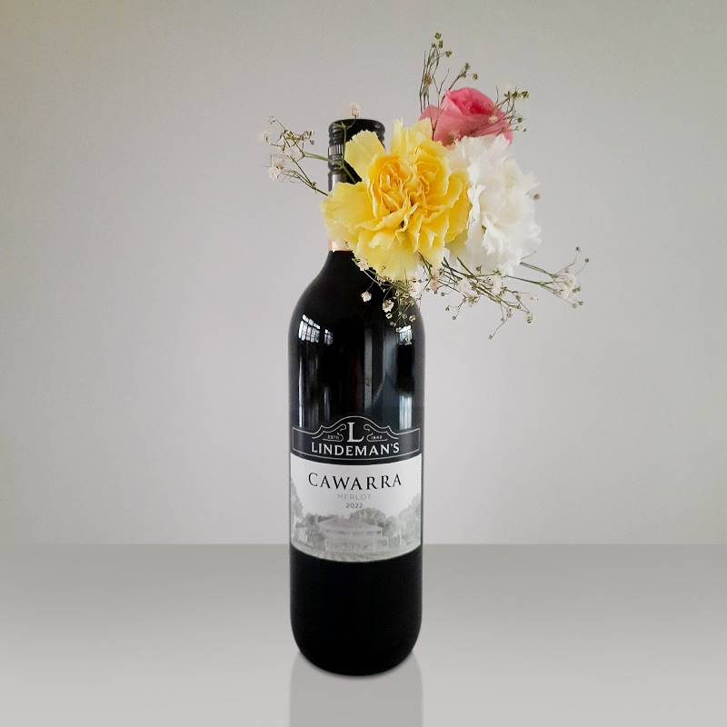 Lindeman's Cawarra Merlot Red Wine (750 ml) with Mini Floral Bouquet