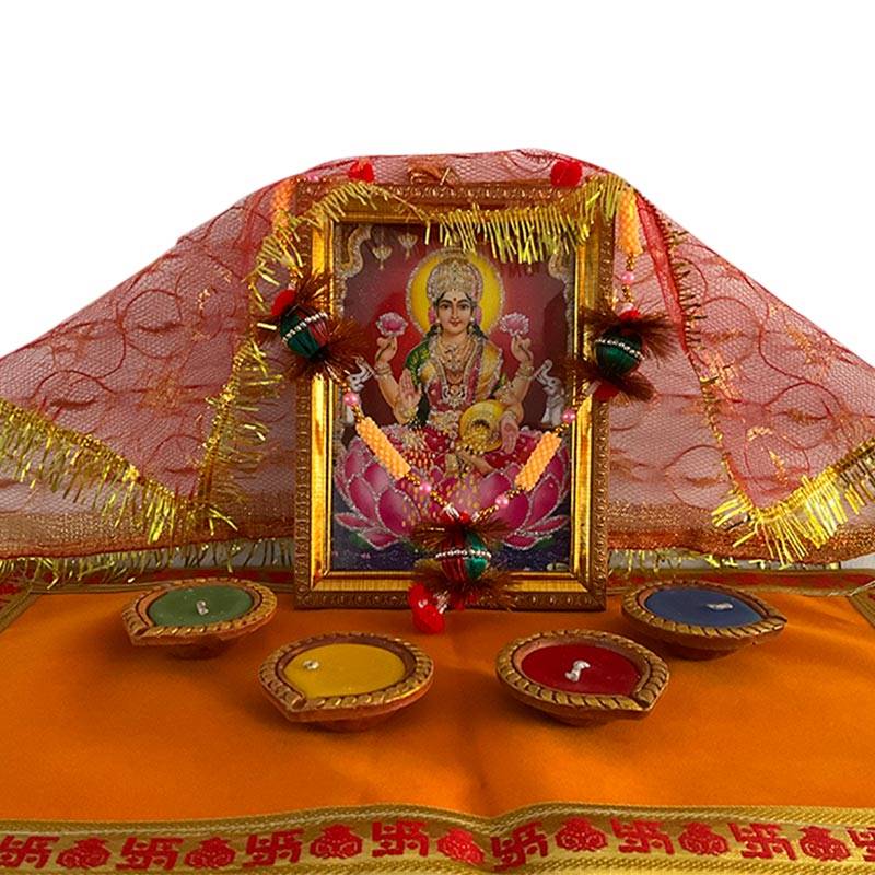 Goddess Laxmi Photo Frame with Mala, Chunni, Diyo and Aasan - T2