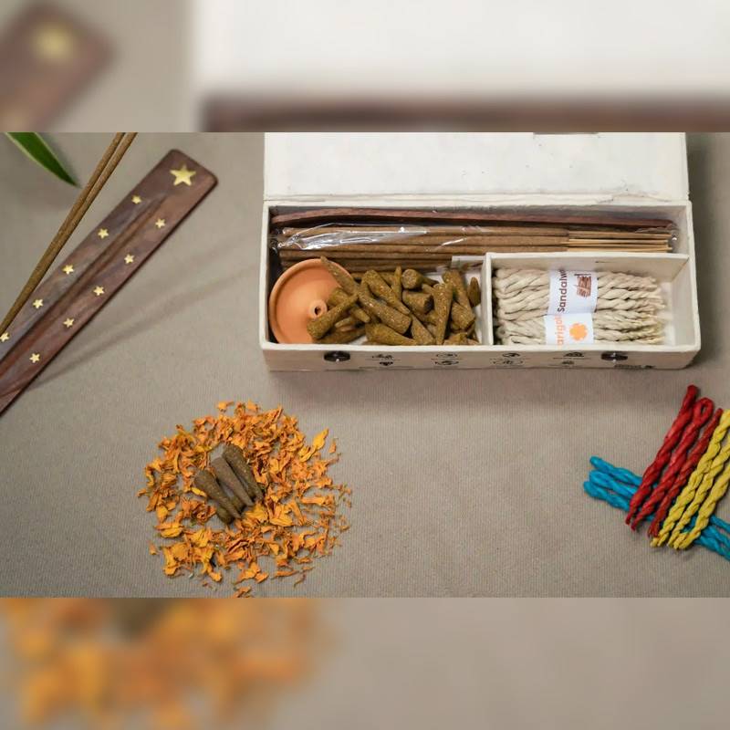 Phool Box Fusion Gift Box by Phool Prasad - Send Gifts and Money to Nepal Online ...