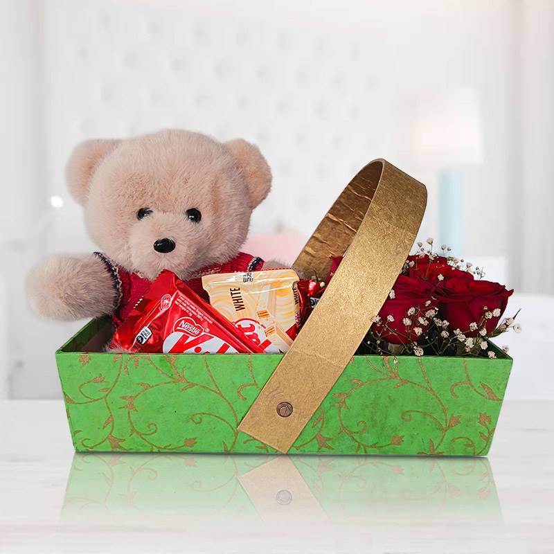 Evergreen Love Gift Basket