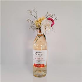 Maison Castel Muscat White Wine (750 ml) with Mini Floral Bouquet
