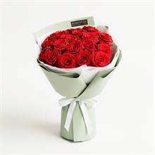 Classic Scarlet Rose Bouquet from Bloom.co