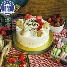 Mother's Day Vanilla Cake (1 kg) by 5-Star Chefs