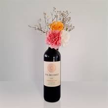 Sol De Chile Cabernet Sauvignon Red Wine (750 ml) with Mini Floral Bouquet