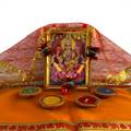 Goddess Laxmi Photo Frame with Mala, Chunni, Diyo and Aasan - T2